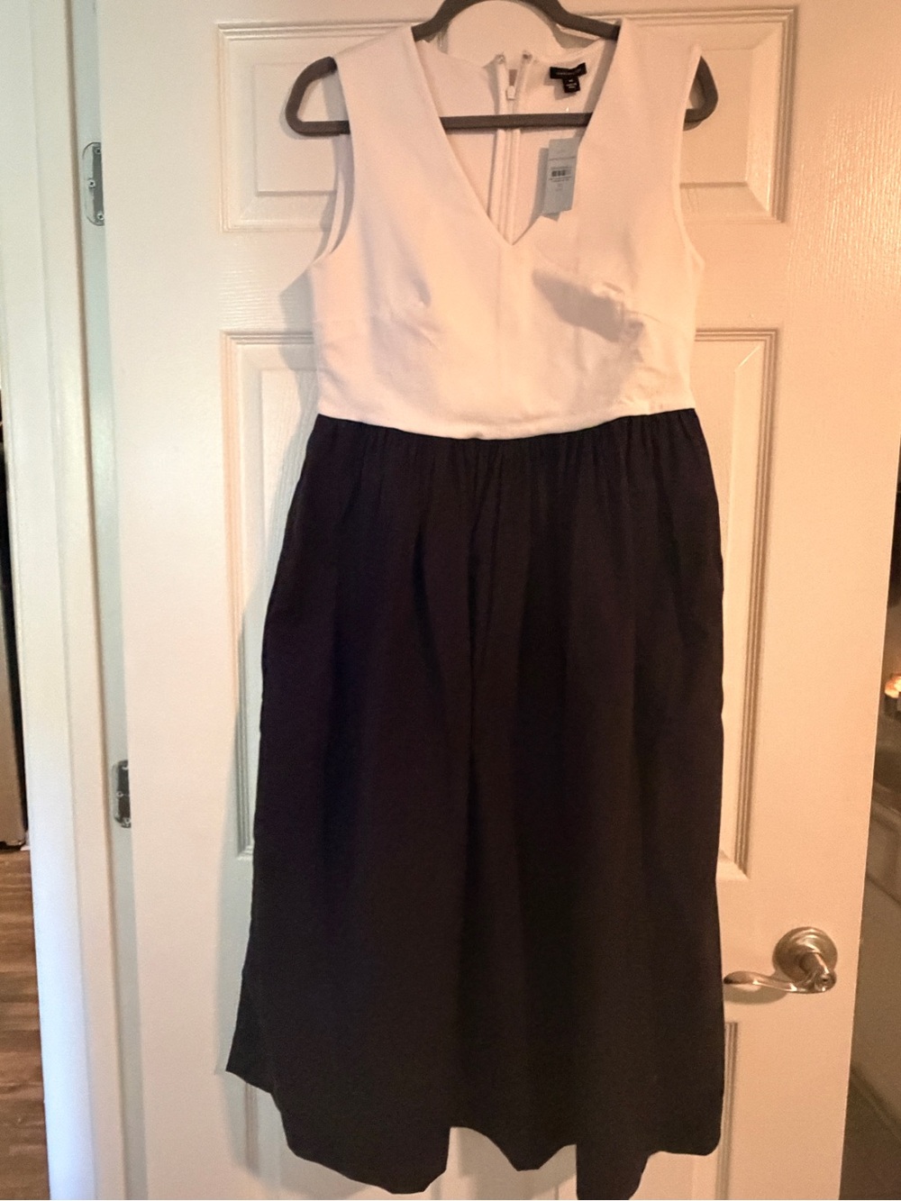 Ann Taylor White Sleeveless V-Neck Dress with Black Skirt